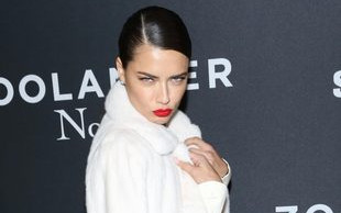 Plotki o emeryturze tej modelki są chyba na wyrost (FOTO)