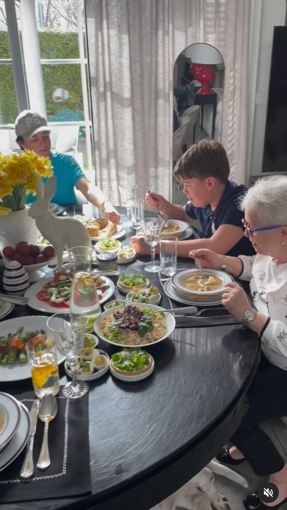 Rodzina Majdanów w ogniu krytyki. Poszło o świąteczny filmik