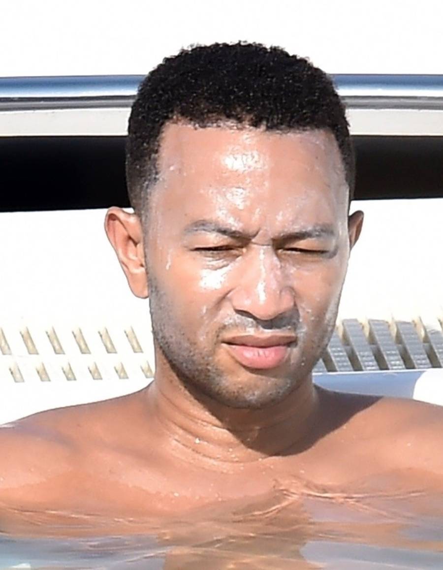 Chrissy Teigen na wakacjach z rodziną we Włoszech