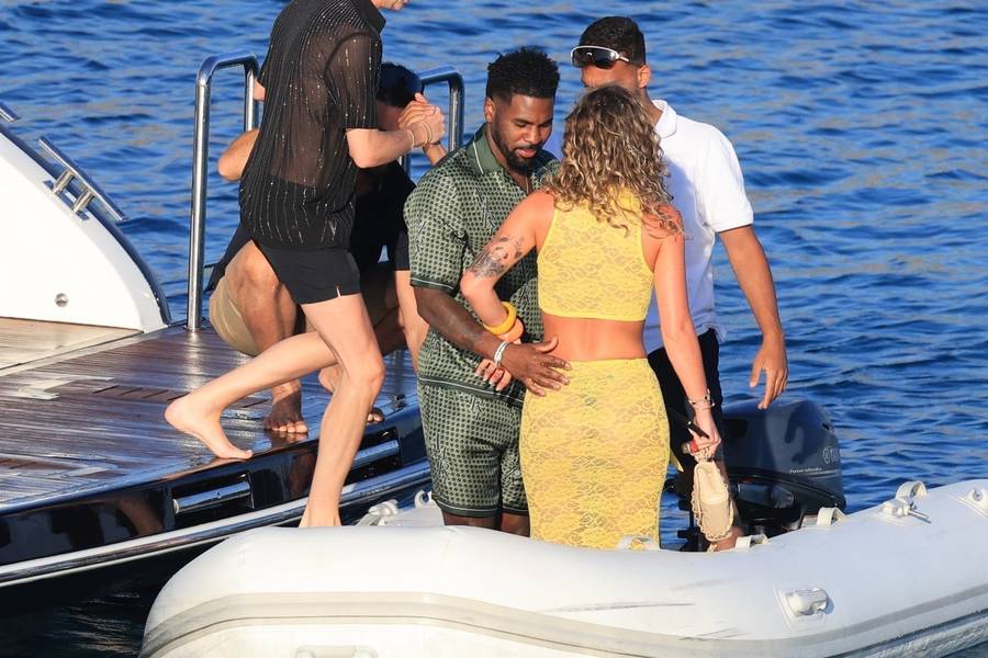 Jason Derulo przyłapany z NOWĄ DZIEWCZYNĄ! Wygląda jak kopia jego ex (PAPARAZZI)