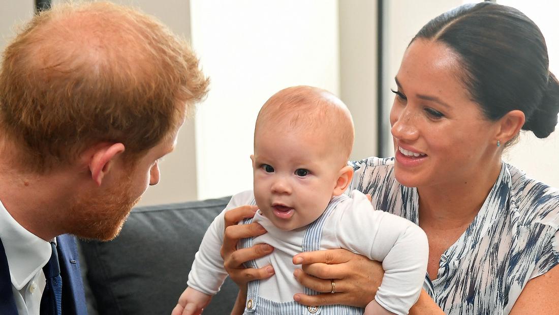 Pojawiło się nowe zdjęcie z ciążowej sesji Meghan Markle. Na rękach trzyma Archiego