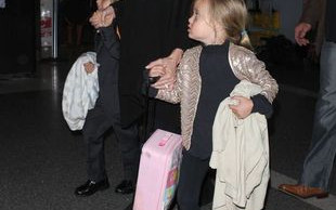 Angelina Jolie nie radzi sobie z dziećmi i…