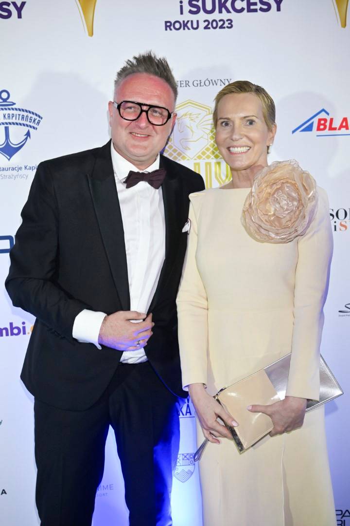 Gala “Osobowości i Sukcesy Roku 2023”: Paulina Smaszcz z tajemniczym brunetem, szczuplutka Izabela Janachowska…