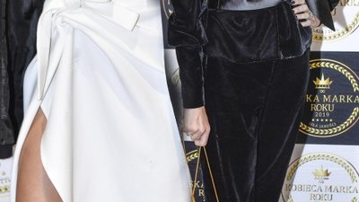 Patrycja MARKOWSKA i Izabela JANACHOWSKA na gali “Klasa i Styl”. Jedna na biało, druga na czarno