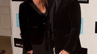 Pierce Brosnan ze swą drugą połową (FOTO)