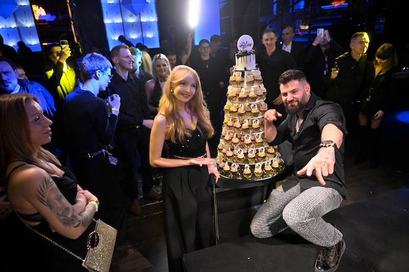 Huczna impreza Wojtka Goli: Sofi Sivokha w zmysłowej sukience, Skolim, Adriana Hyzopska