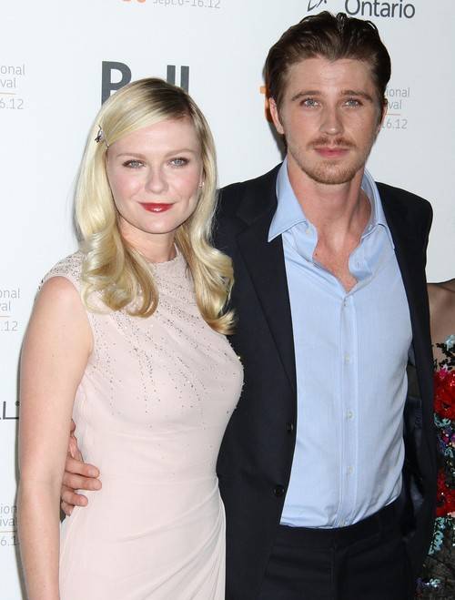 Kirsten Dunst z Garrettem Hedlundem