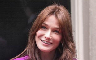 Carla Bruni zakłada już ciążowe sukienki