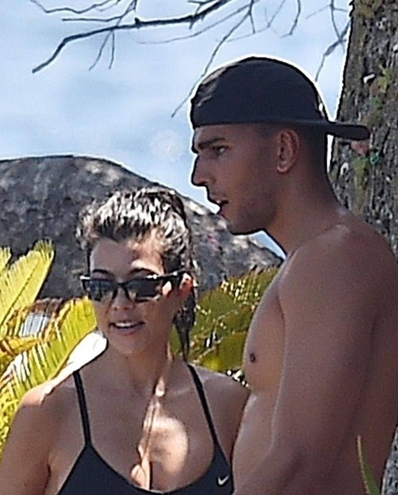 Younes nie mógł PRZESTAĆ całować Kourtney! Co za romantyk!