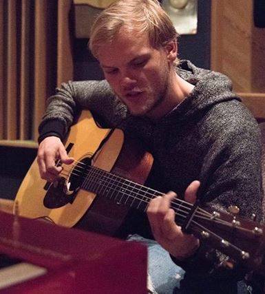 Znana jest DOKŁADNA przyczyna śmierci Avicii