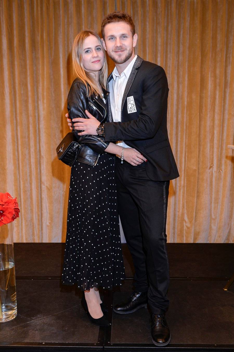 Anek Królikowski z Katarzyną Dąbrowską na imprezie branżowej.
