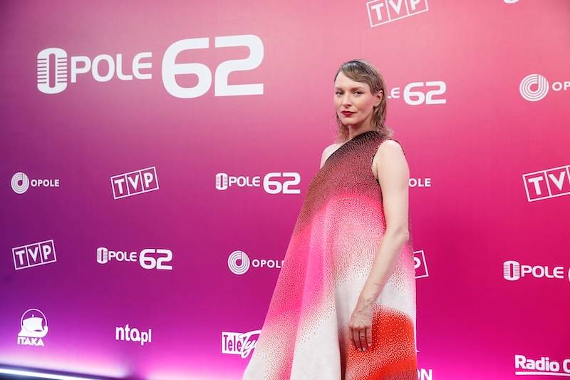 Konkurs „Debiuty” 62. KFPP. Kasia Kowalska cała na czarno, Bovska, Natalia Kukulska, Natalia Przybysz