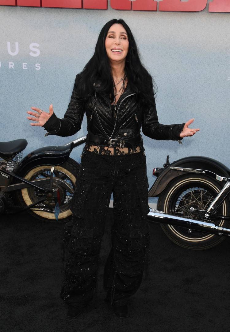 Premiera “The Bikeriders”: Cher z 40 lat młodszym partnerem, drapieżna Sharon Stone, Jason Momoa z córką