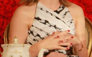 Emma Watson powiedziała, co robi ze swoimi WŁOSAMI ŁONOWYMI