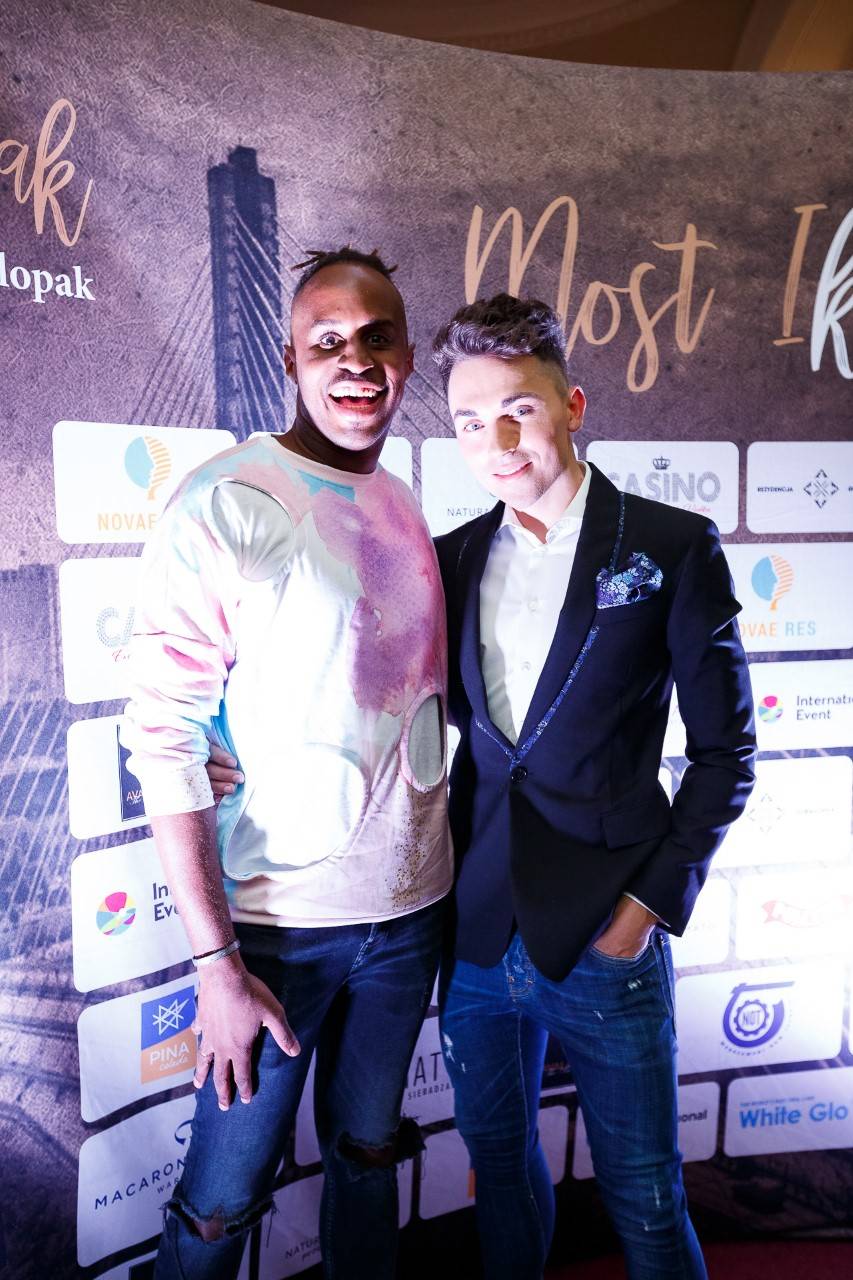 Gwiazdy na promocji książki “Most Ikara” Pawła Nowaka. Pojawił się Krzysztof Śmiszek (ZDJĘCIA)