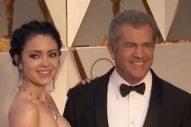 Mel Gibson i Rosalind Ross, fot. YouTube.com