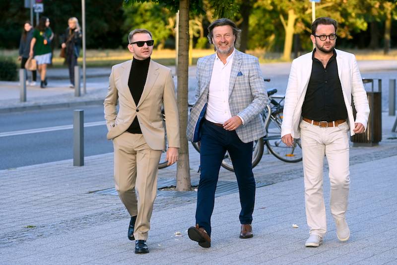 Otwarcie Festiwalu Filmowego w Gdyni. Maria Dębska, Tomasz Schuchardt z żoną i Tomasz Ziętek z partnerką