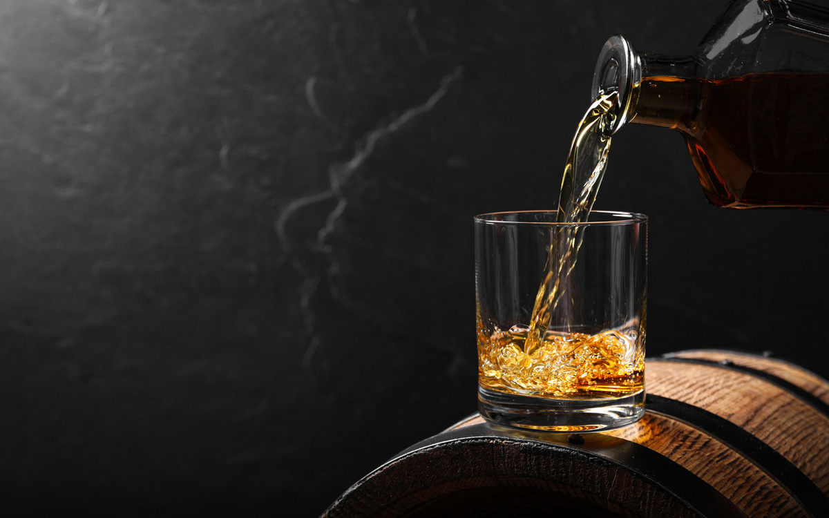 Festiwal Whisky w Jastrzębiej Górze: niezapomniane wydarzenie pełne smaku i muzyki!