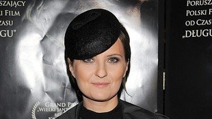 Polska aktorka świeci biustonoszem (FOTO)