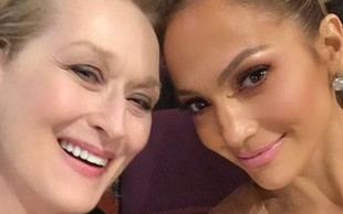 Lopez o włos od spektakularnej wpadki na Oscarach (FOTO)