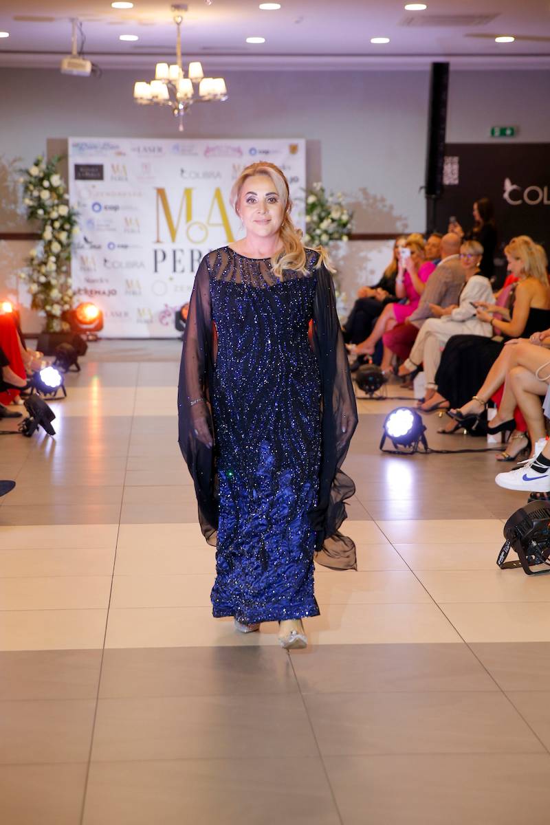 Zobaczcie Danutę Martyniuk w roli modelki. Przeszła po wybiegu w wieczorowej kreacji (ZDJĘCIA)