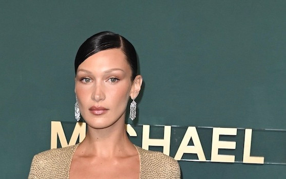 Bella Hadid zachwyciła w złotej kreacji. To będzie hit tegorocznego Sylwestra?