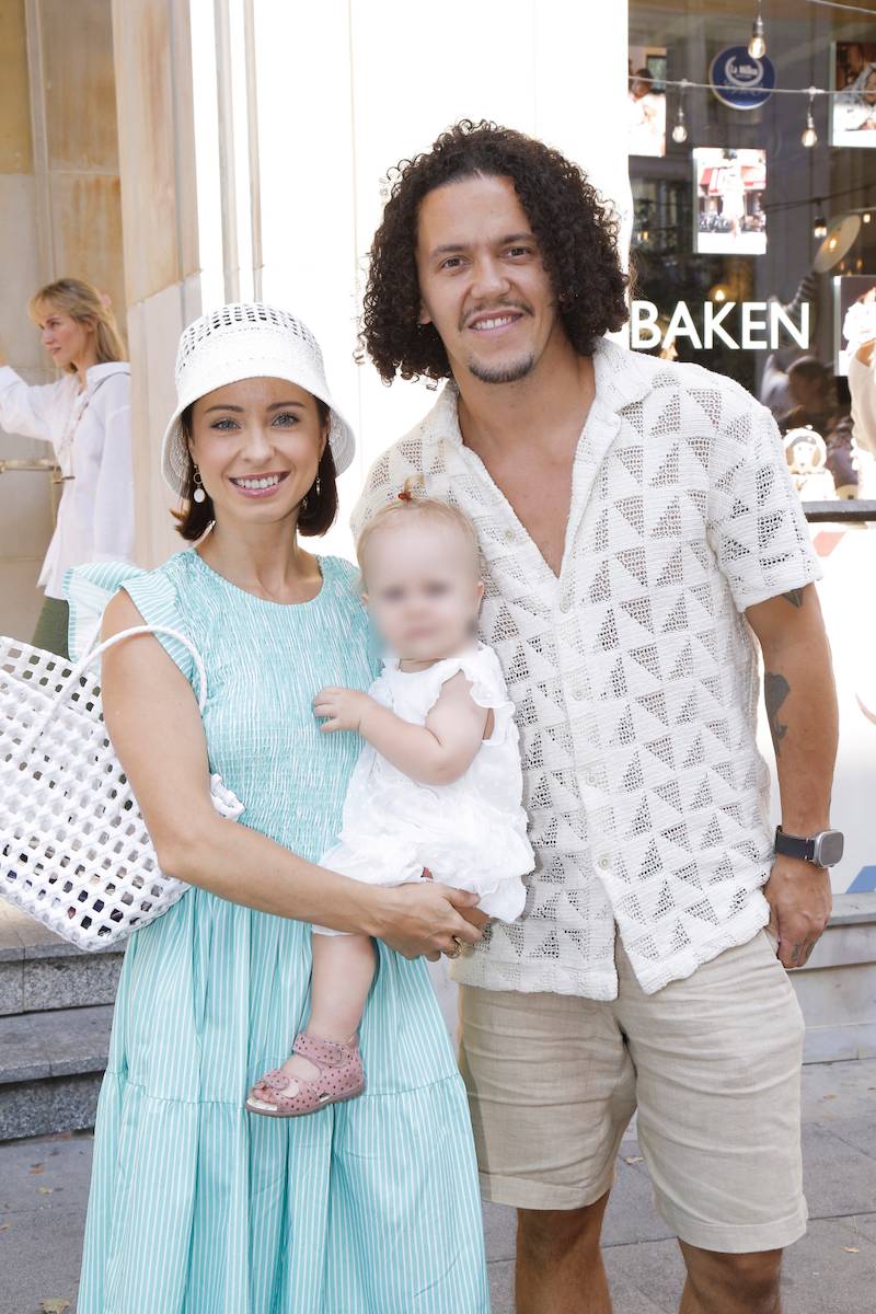 Celebryci na otwarciu sklepu dziecięcego w stolicy. Tomasz Torres z rodzinką, Maja Hyży, Alżbeta Lenska z ukochanym