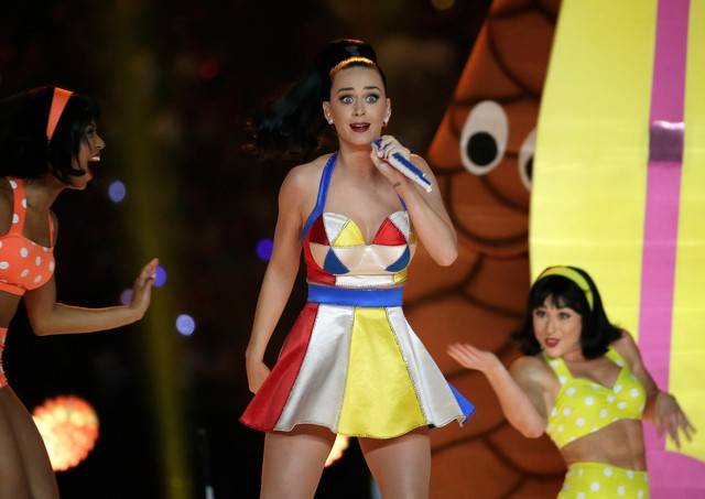 Katy Perry podczas swojego występu na Super Bowl 2015