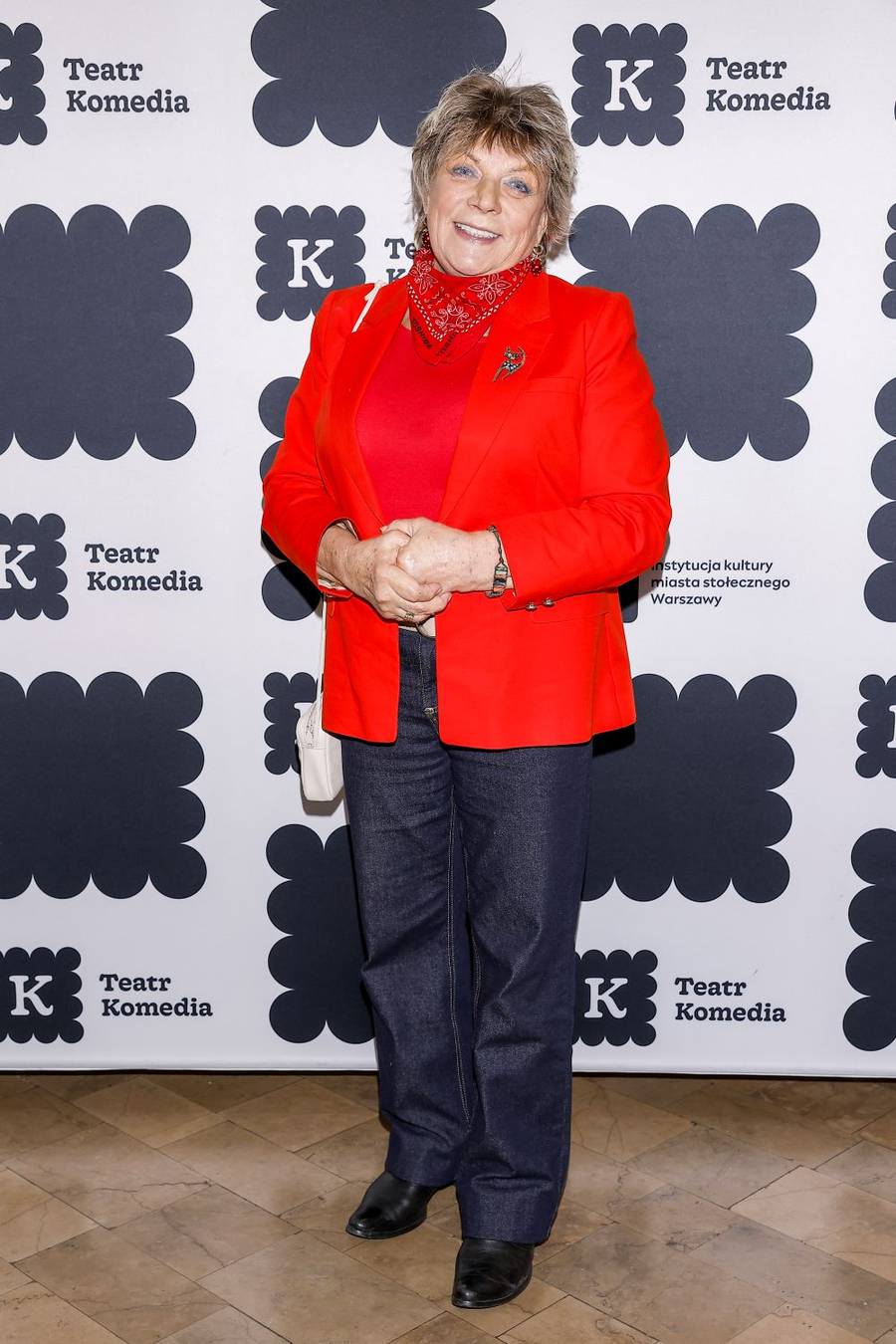 Gwiazdy na premierze spektaklu “Prezent”. Katarzyna Figura w kusej mini, Magdalena Waligórska z mężem