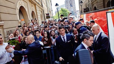 Euro 2016: Polską reprezentację żegnały… Króliczki Playboya! (FOTO)