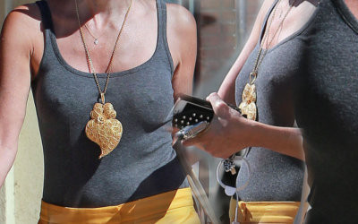 Tak wygląda 55-letnia gwiazda bez stanika (FOTO)