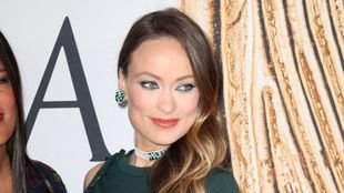 Olivia Wilde lubi ryzykowne ciążowe kreacje (FOTO)