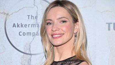 Paulina Gałązka na pokazie Macieja Zienia. Koronkowa stylizacja podkreśliła talię osy