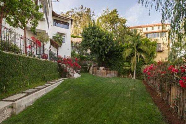 Stary dom  Megan Fox