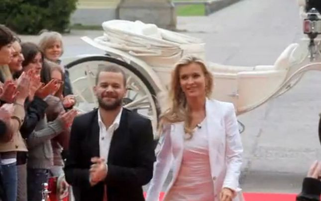 Joanna Krupa przyjechała dorożką (VIDEO)