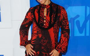 Alicia Keys BEZ MAKIJAŻU na czerwonym dywanie gali MTV VMA 2016 (FOTO)
