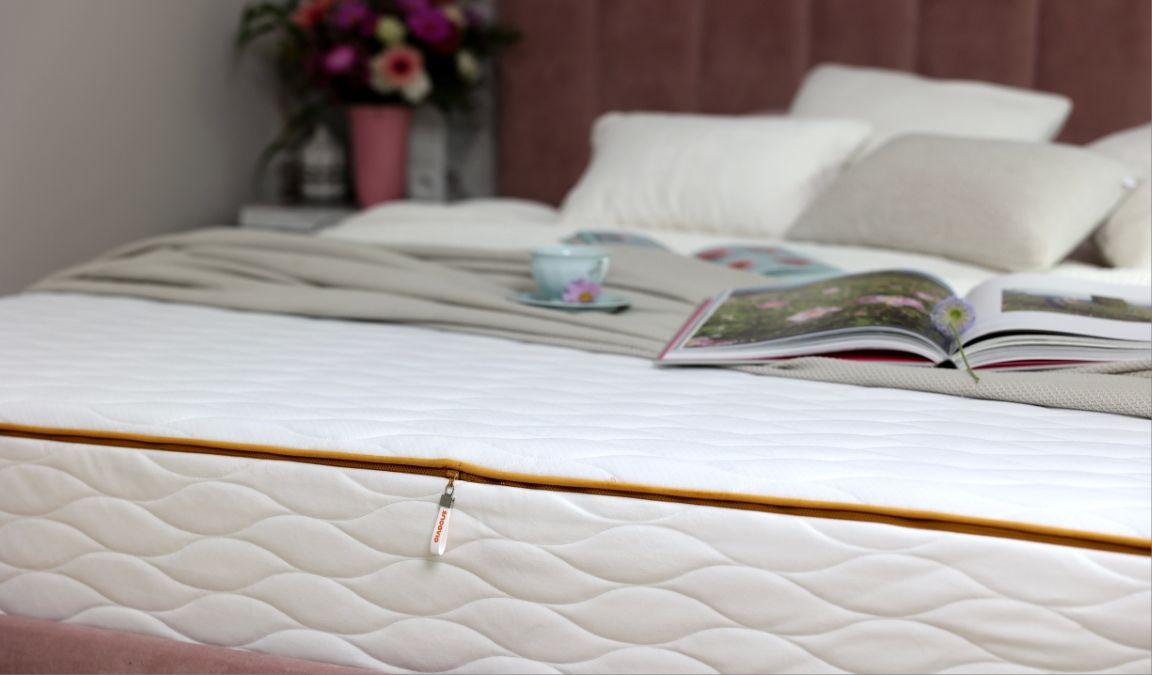 Przewodnik po zdrowym śnie: jak wybrać najlepszy materac dla osób z bolącym kręgosłupem?