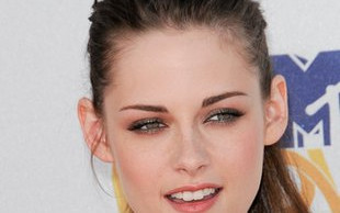 Kristen Stewart w przedłużonych włosach (FOTO)