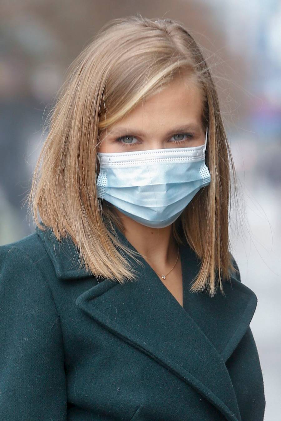 Agnieszka Kaczorowska w masce