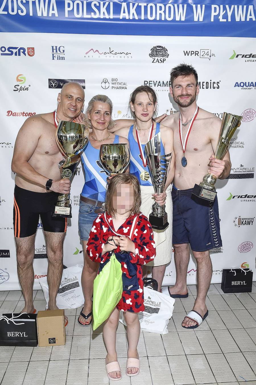 Mistrzostwa Polski Aktorów w Pływaniu. Agata Załęcka zwracała uwagę wyciętym strojem kąpielowym (ZDJĘCIA)