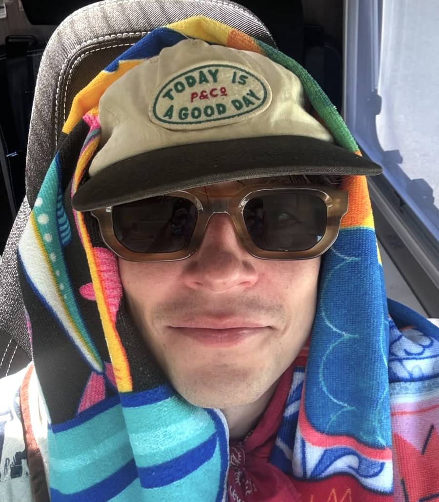 Nikodem Rozbicki pokazał wymarzoną podróż vanem! Towarzyszyła mu tajemnicza blondynka (FOTO)