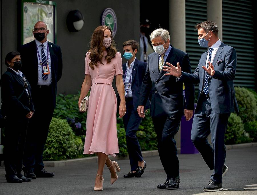 Księżna Kate na finale Wimbledonu w szpilkach z sieciówki. Na pewno szybko znikną z półek (ZDJĘCIA)