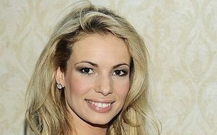 Iza Janachowska w samych majtkach [VIDEO]