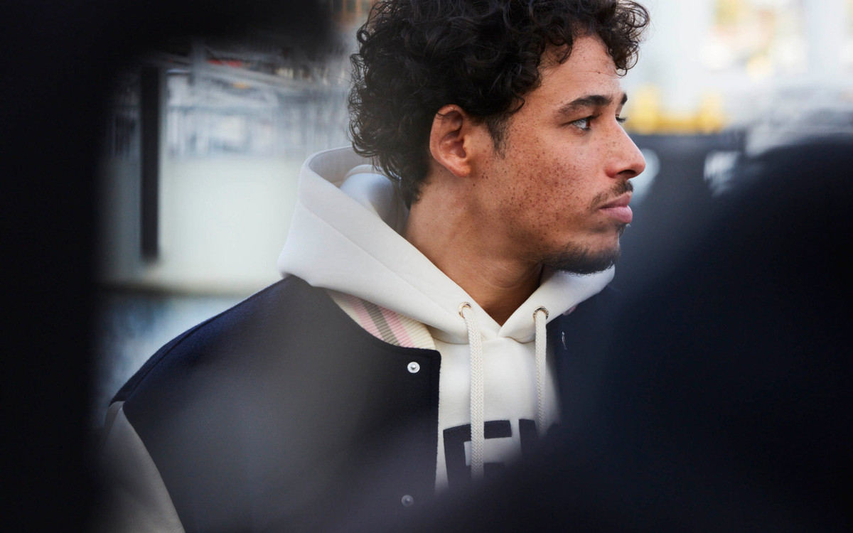 Gwiazda Broadwayu Anthony Ramos w kampanii “MAKE YOUR MOVE” – Tommy Hilfiger wiosna 2022!