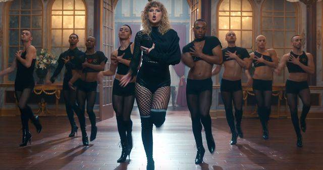 Calvin Harris zaprezentował zero klasy podczas premiery nowego klipu Taylor