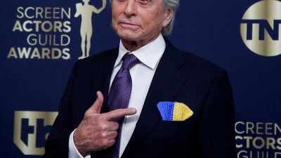 Tak Michael Douglas i Lady Gaga wspierają Ukrainę