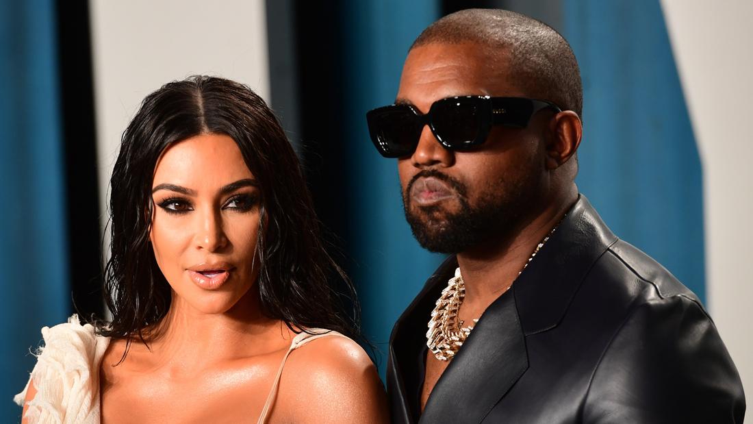O co chodzi?! Kim Kardashian pojawiła się w sukni ŚLUBNEJ na evencie Kanye Westa