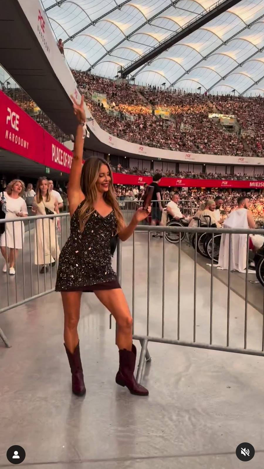 Gwiazdy meldują się na koncercie Taylor Swift: Doda, Małgorzata Rozenek, Luna, Monika Olejnik… (ZDJĘCIA)