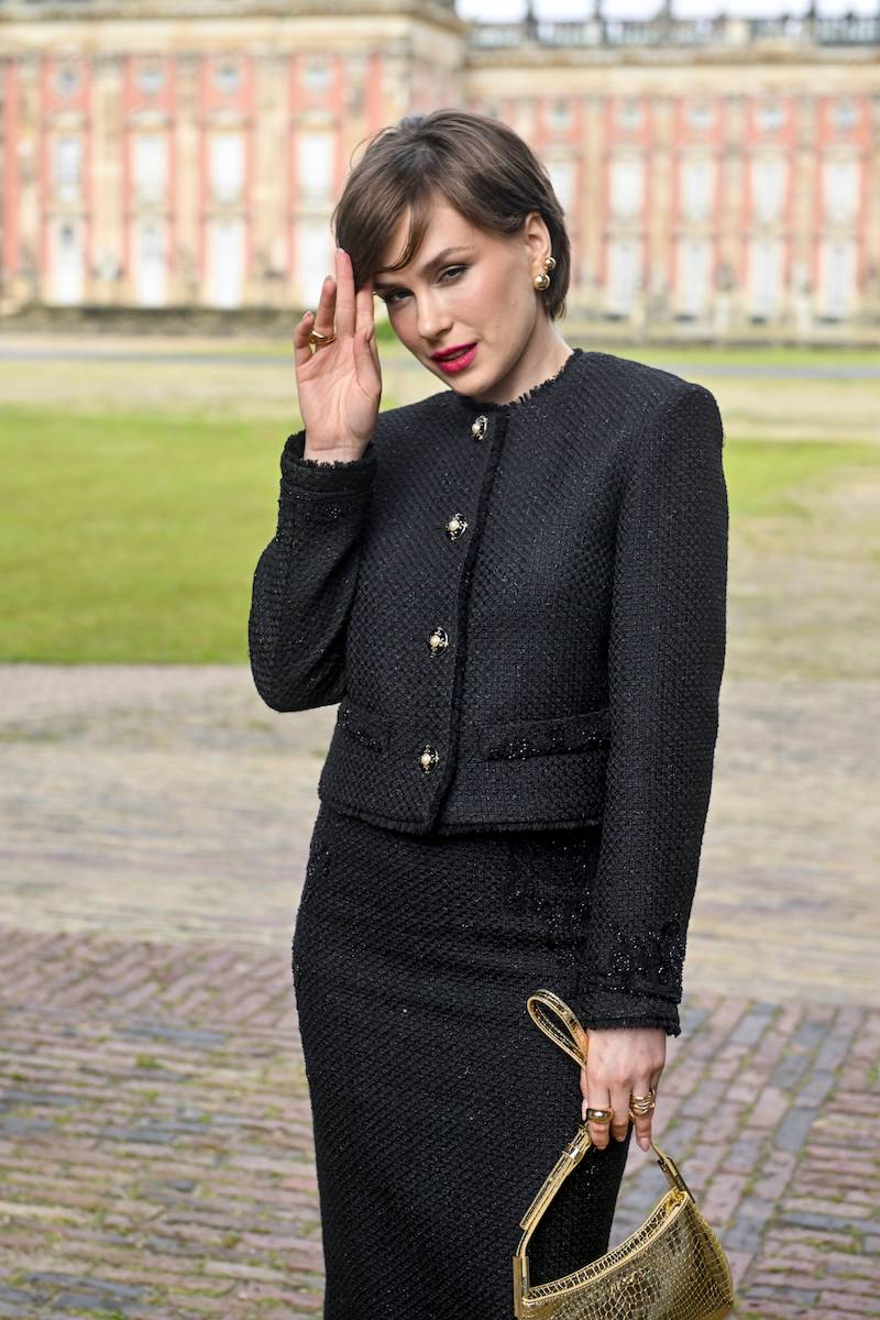 Polskie gwiazdy na pokazie mody w Poczdamie. Anna Maria Sieklucka wygląda jak Jacqueline Kennedy