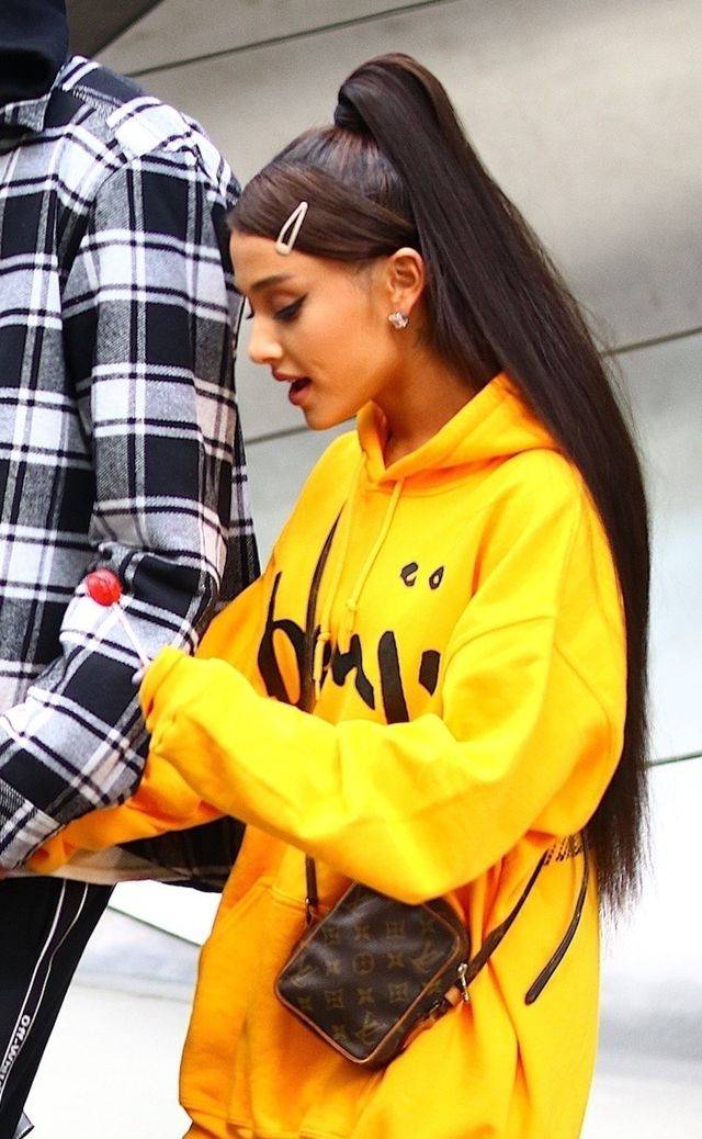 Nowa fryzura Ariany Grande – ile ważą jej włosy?!